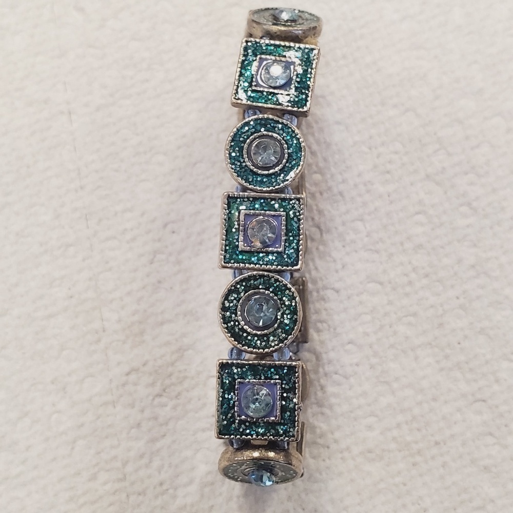 ✨Crystal Stones Glittering Shaped Collection Bracelet. 🌴